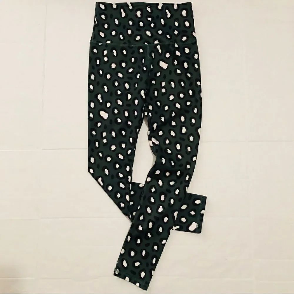 Cheeky Chickadee Yoga Pants/Leggings (M)